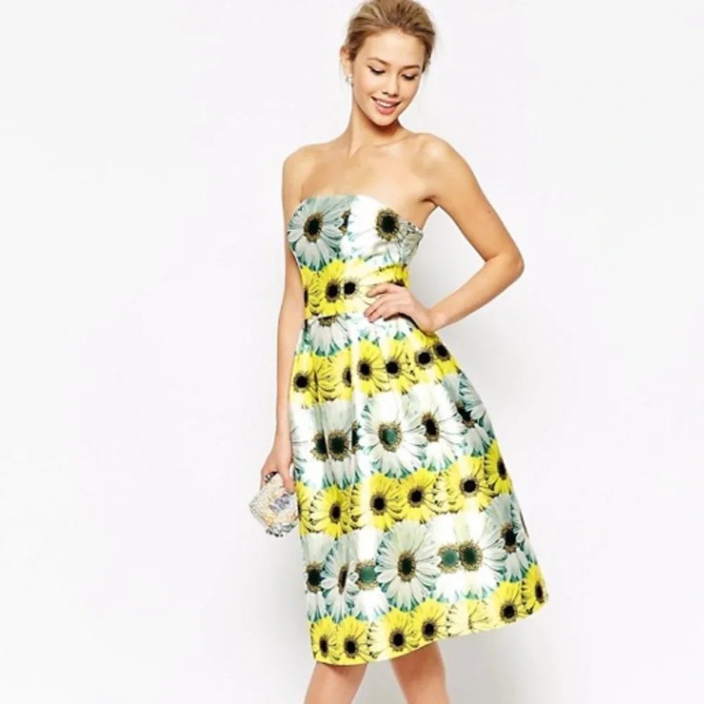 Chi Chi London Structured Bandeau Sunflower Dress - Picture 2 of 12